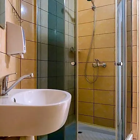 Hostelis Laurita Motel *